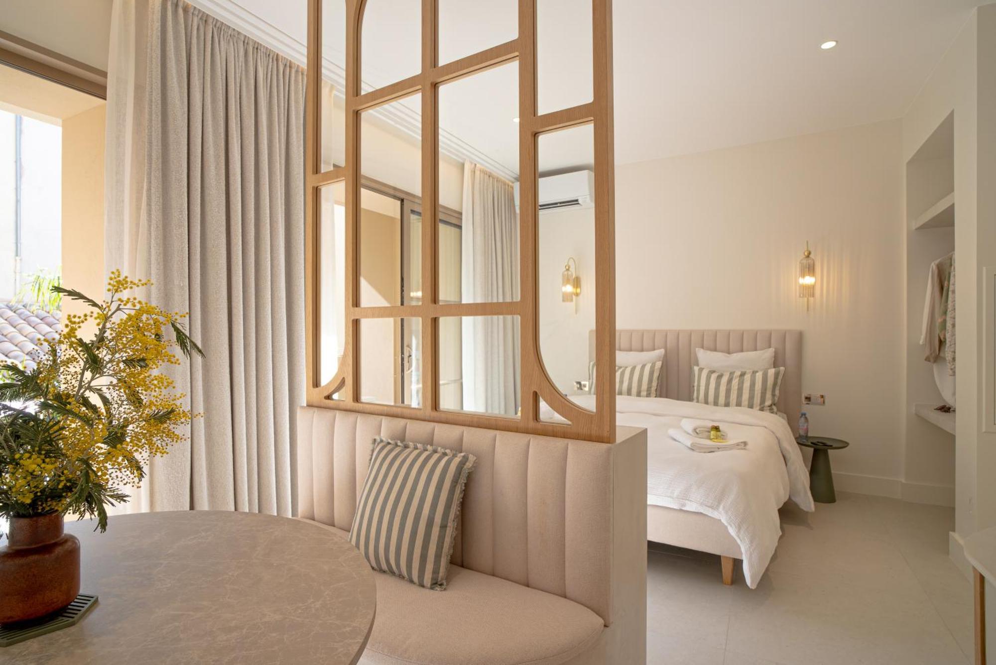 Studios Raffines Avec Terrasses - Plages, Ville Et Gare A Pied - Maison Raphael Saint-Raphael  Ngoại thất bức ảnh