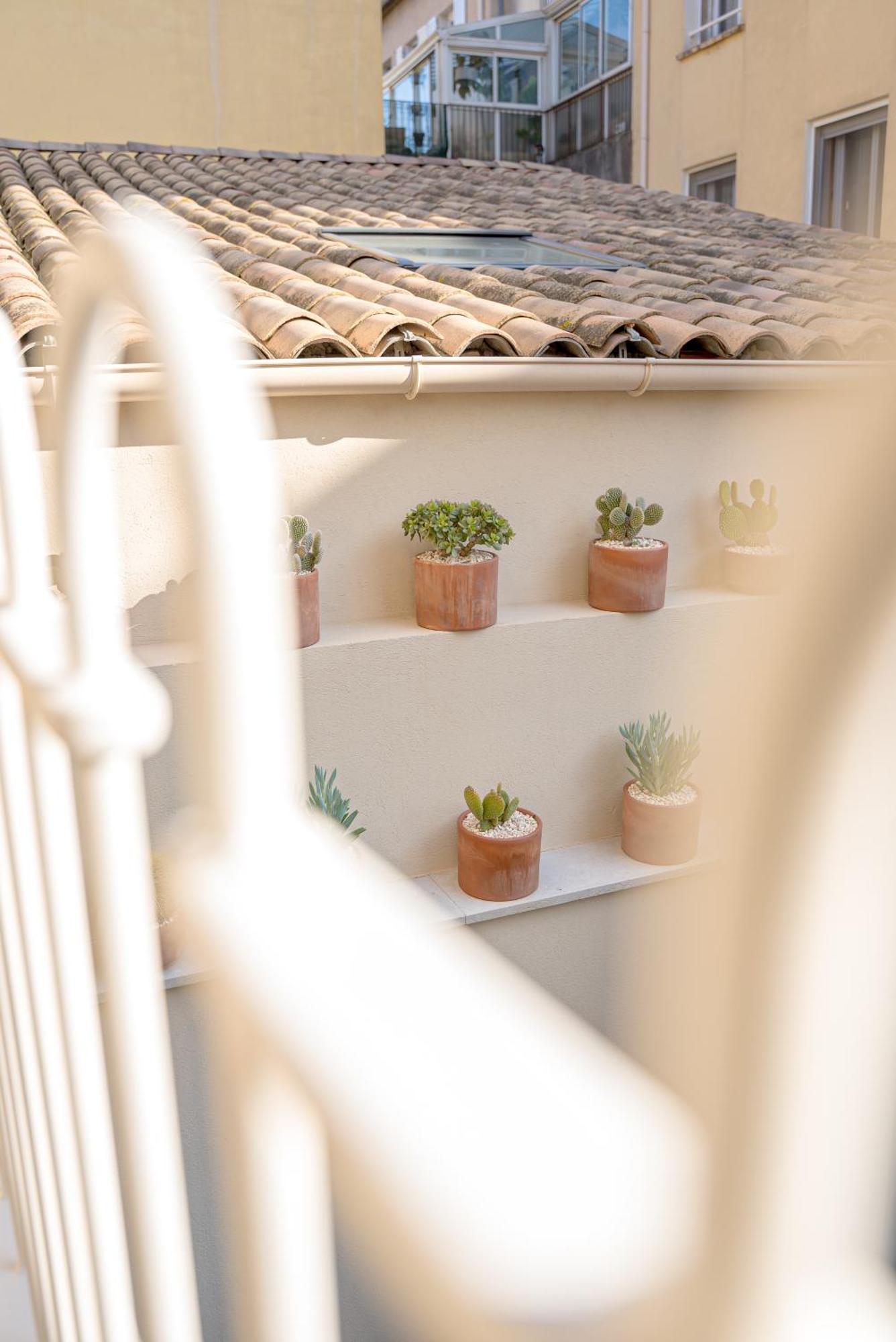 Studios Raffines Avec Terrasses - Plages, Ville Et Gare A Pied - Maison Raphael Saint-Raphael  Ngoại thất bức ảnh